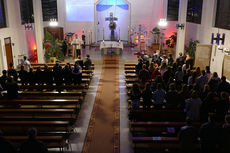 Firmvorbereitung mit Tauferinnerungsgottesdienst in St. Maria, Wolfhagen (Foto: Karl-Franz Thiede)